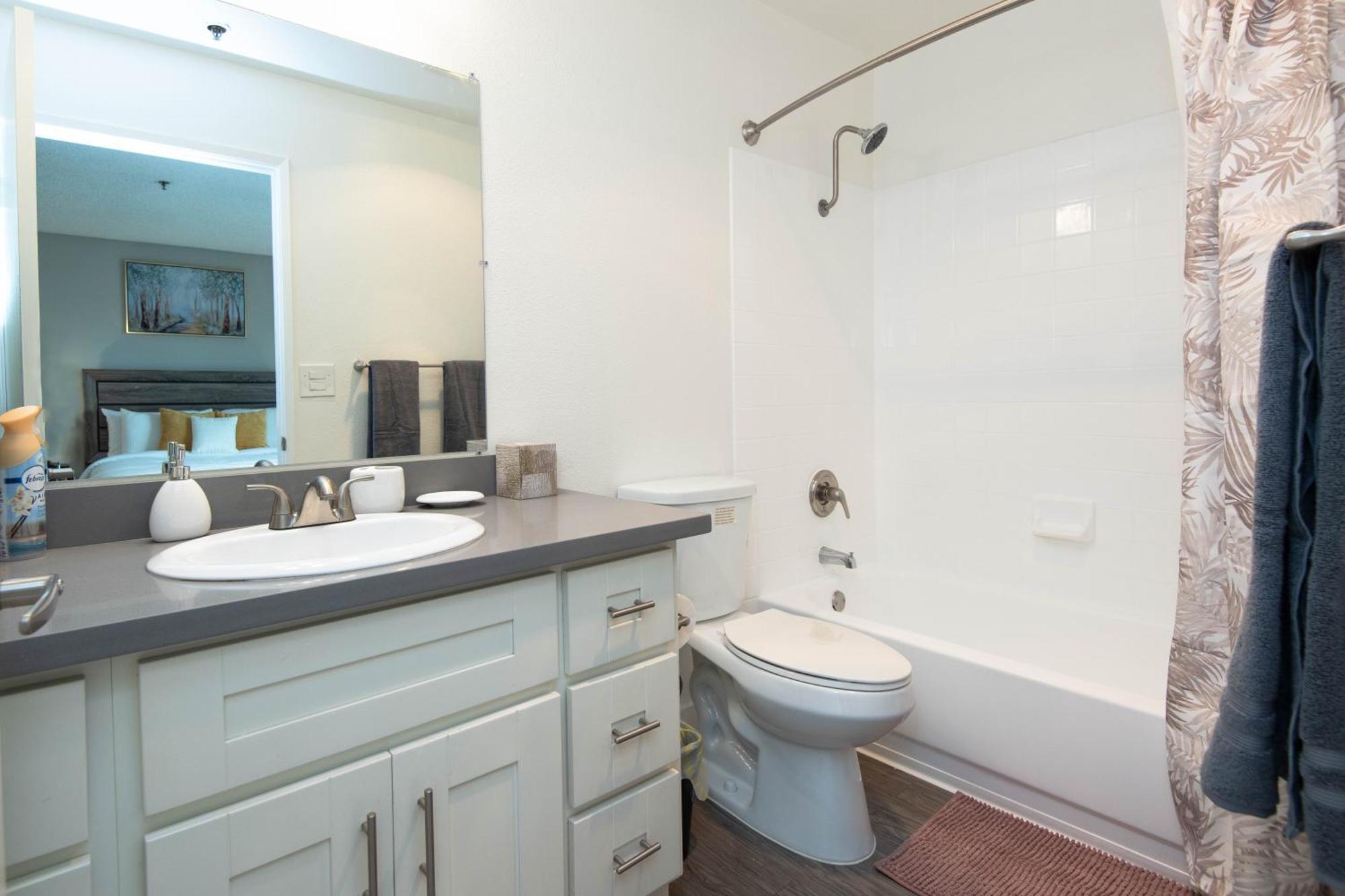 Heart Of Hollywood 2 Bedroom